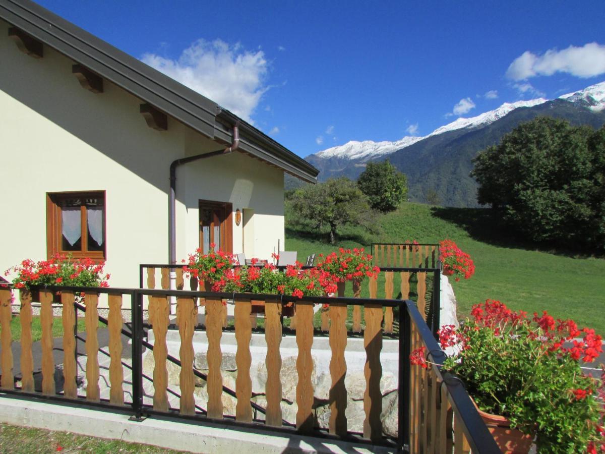 Gites De La Bresse Saint-Georges-Des-Hurtieres Exterior foto